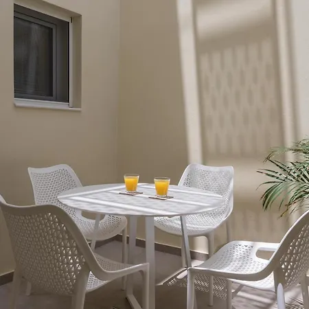 Apartment Tatianas Kanevaro *